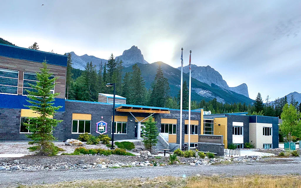 Notre Dame Des Monts School in Canmore – HM Masonry